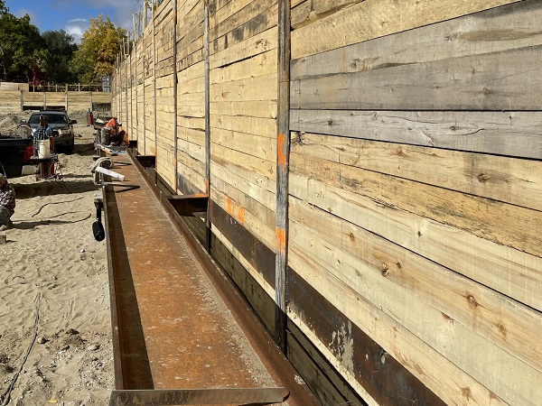 Putting Up Lagged Shoring